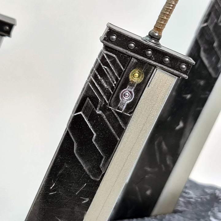 ¡La legendaria Buster Sword de Cloud ahora en tus manos!