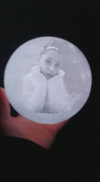Lámpara Luna: imagen y mensaje únicos