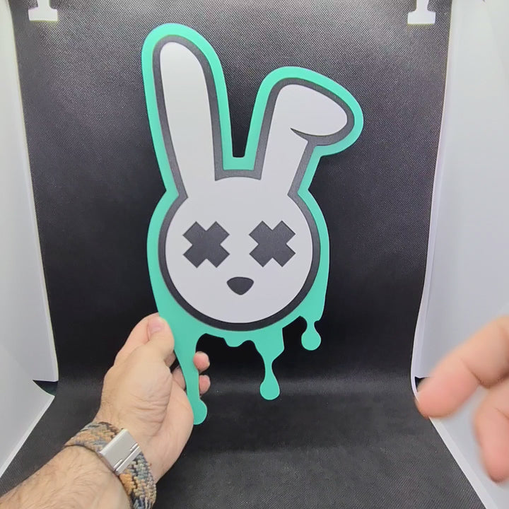 Knockout Art Bunny: Rebeldía y Estilo en Dos Tamaños