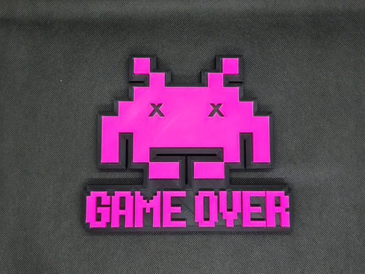 Cartel Game Over Space Invaders - ¡Revive la Era Dorada de los Videojuegos!