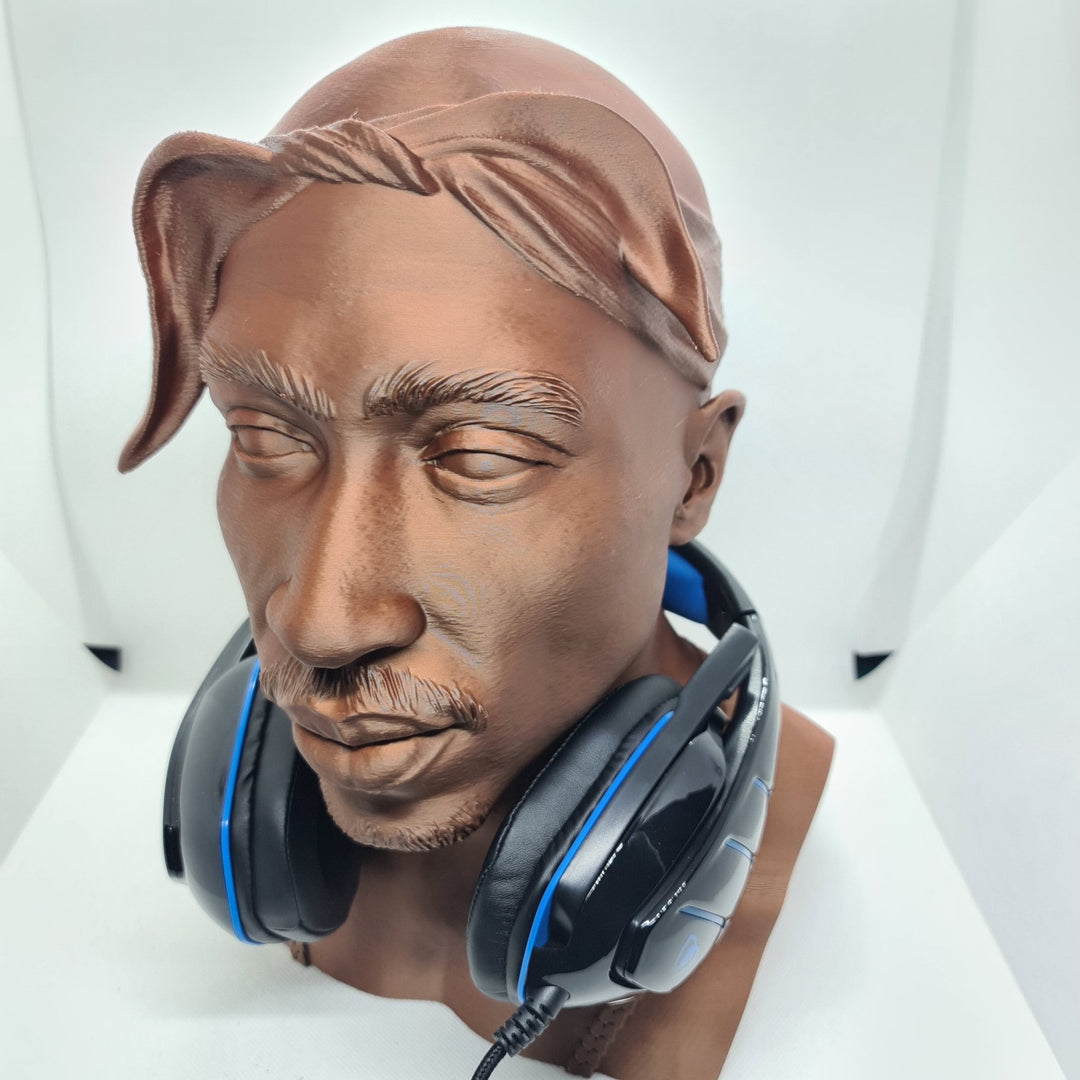 Busto de Tupac Shakur: Experiencia Musical y Soporte de Auriculares