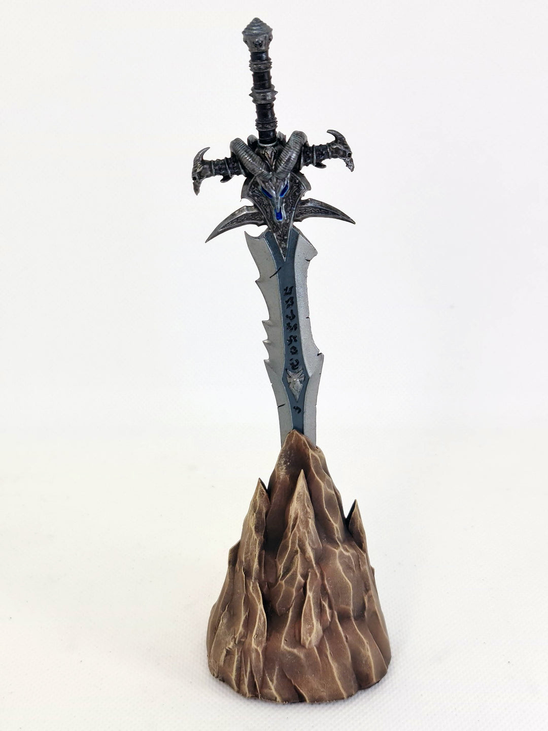 ¡Frostmourne te espera, campeón del World of Warcraft!