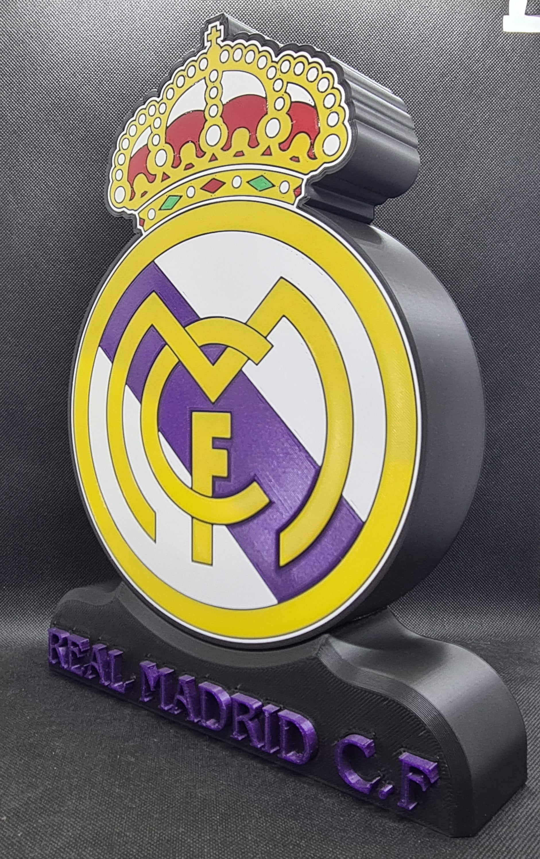 Lámpara led inspirada en el equipo de fútbol (REAL MADRID)