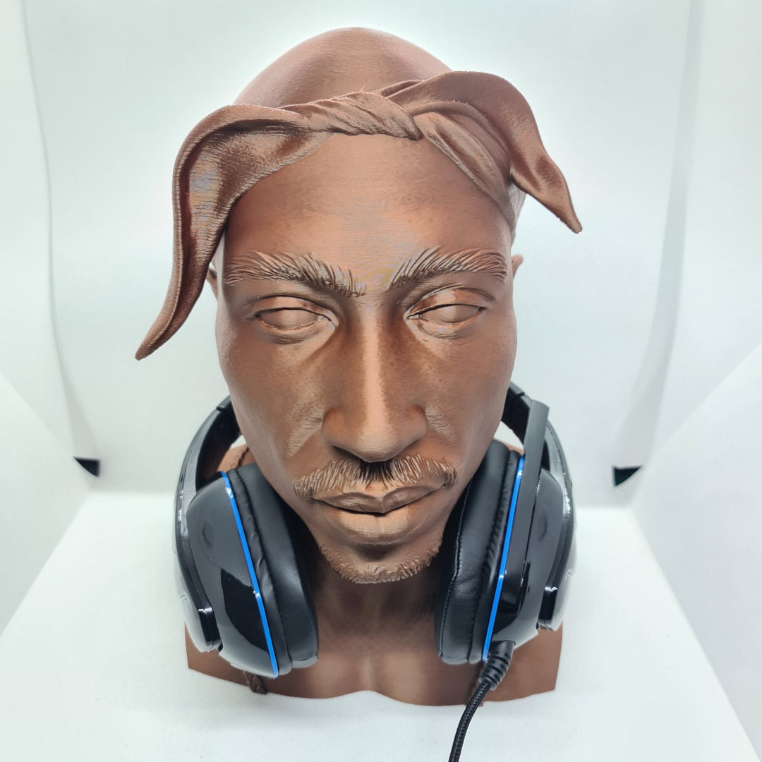 Busto de Tupac Shakur: Experiencia Musical y Soporte de Auriculares